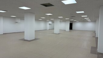 Ponúkam Vám do prenájmu obchodný priestor v centre mesta. - 2