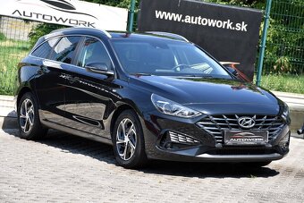 Hyundai i30 CW Kombi 1.5 T-GDI BENZÍN Family SR 2022 DPH - 2