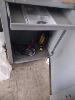 Sústružnícky stolík, skriňa na náradie - 2