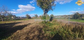 Exkluzívny 23á pozemok na stavbu RD v centre obce Vlčkovce - 2