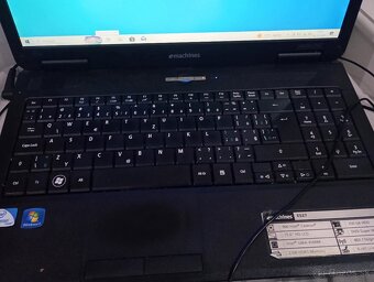 Notebook Emachines 527 bez nabíjačky - 2