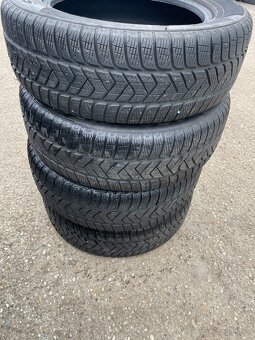 Zimne pirelli 225/60R17 - 2