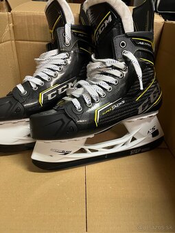 Hokejove korčule CCM supertacks AS3pro - 2