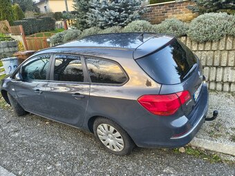 Opel Astra Sports Tourer - 2