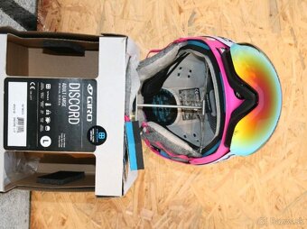 prilba Giro , okuliare - 2