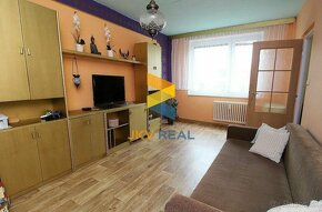 JKV REAL | Ponúkame na predaj veľký 2 izbový byt s 2 balkónm - 2
