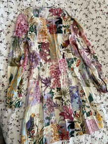 Zara kvetinové šaty - 2