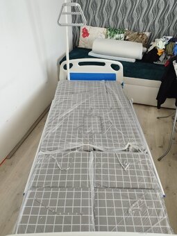 Elektrická polohovacia posteľ pre ležiaceho pacienta - 2