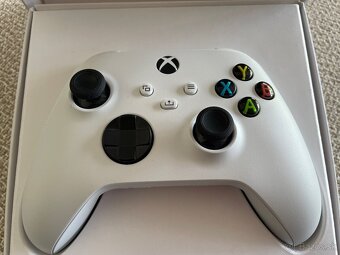 Xbox ovládač - 2