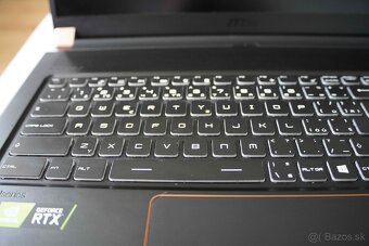 MSI GS75 Stealth 8SE, 17" palcový herný notebook - 2