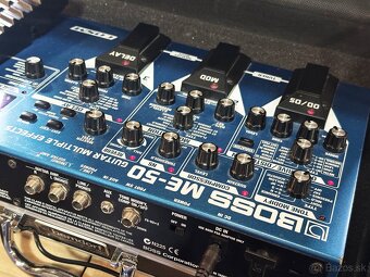 Gitarový multiefekt Boss ME-50 + adaptér a kufrík - 2