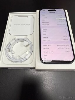 iPhone 15 256GB - 2