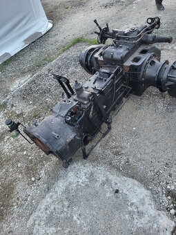 ponúkam zadná časť zetor 6745 5545 - 2