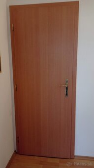 Staršie interiérové dvere s obložkovými zárubňami - 2