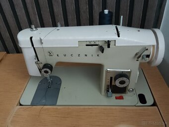 Šijací stroj - 2