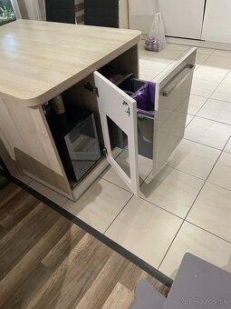 Kuchynsky stôl + stoličky - 2