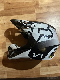 Fox V1 ECE 22.06  2023 - 2