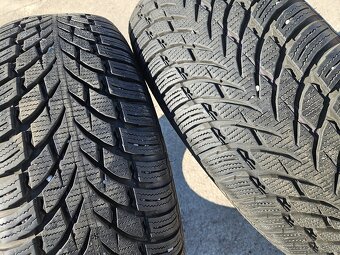 Predam 2ks zimne pneumatiky Nokian 215/65 r17 - 2
