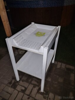 Prebaľovací pult - 2