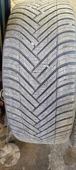 245/45R19 - 2