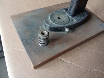 Predám vretenový lis VEKO - 2