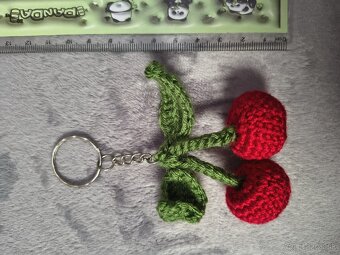 Hačkovaný prívesok čerešňa 🍒 - 2