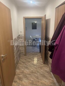 Príjemný rodinný domček po rekonštrukcii interiéru s novou s - 2