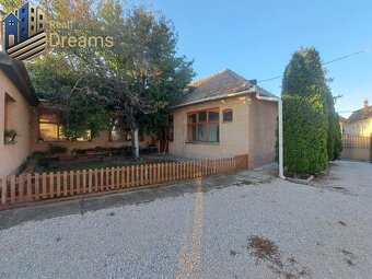 Rodinný dom s veľkým pozemkom v Kolárove – ideálny na bývani - 2