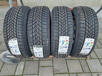 Zimna sada Dacia Duster 215/65 R16 - 2