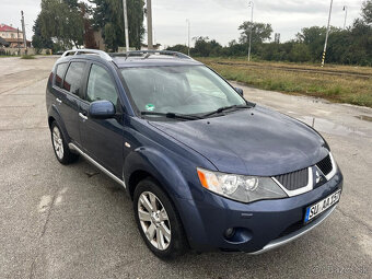 Mitsubishi Outlander 2.2 DI-D 4x4 instyle 7miest navi xenon - 2