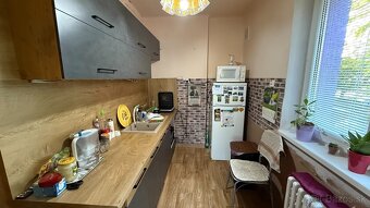 Ponúkam Vám na predaj 3 izbový byt v tehlovej bytovke . - 2