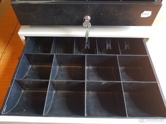 4x pokladničná zásuvka - 2