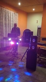 Hudba na akcie a oslavy - 2