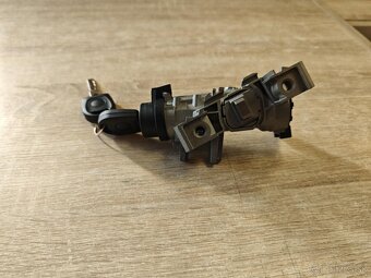 Spínacia skrinka s kľúčom - OCTAVIA II., GOLF V. / VI., - 2