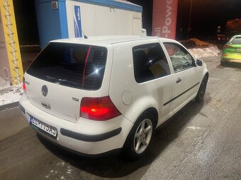 Volkswagen Golf - 2