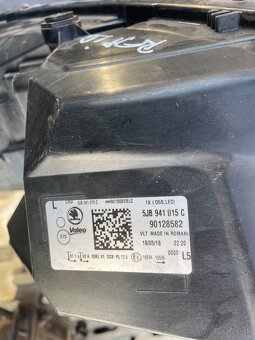 Škoda rapid xenón - 2