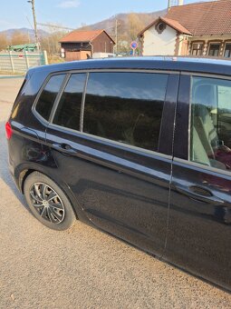 Wolkswagen Golf Sportvan - 2