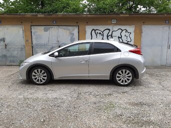 Honda civic 1.8 i executive - 2