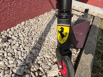 Predám freestyle kolobežku Ferrari - 2