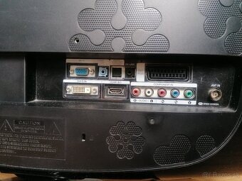 23 palcový LCD monitor s TV tunerom - 2