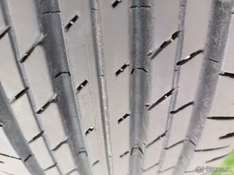 225/60R 18 Bridgestone - 2