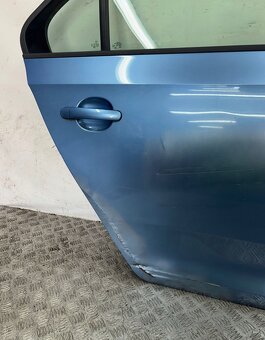 Škoda Rapid 2012- liftback pravé zadné dvere - 2