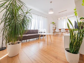 PREDAJ / 3 izbový byt na námestí / NOVOSTAVBA - 2