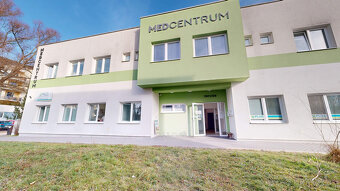 PREDAJ-NOVOSTAVBA S POLYFUNKCIOU-PIEŠŤANY-MED CENTRUM SÍDLIS - 2