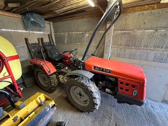 Predám traktor AGT830 - 2