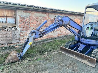 Báger KOMATSU PC38UU-2 3,8T - 2