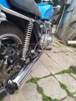 Suzuki GS 550 - 2