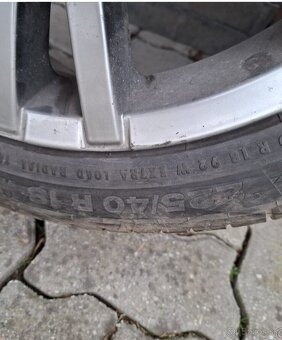 225/40 R 18 - 2