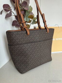 Michael Kors Jet Set large kabelka - 2