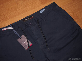 Tommy Hilfiger pánske krátke nohavice tmavomodré - 2